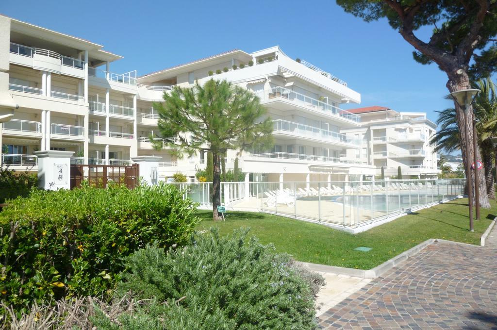 Stunning 2 Bed, 2 Bath Apt On The Cannes Sea Front Has Swimming Pool And Is A Secure Modern Building 464 Экстерьер фото