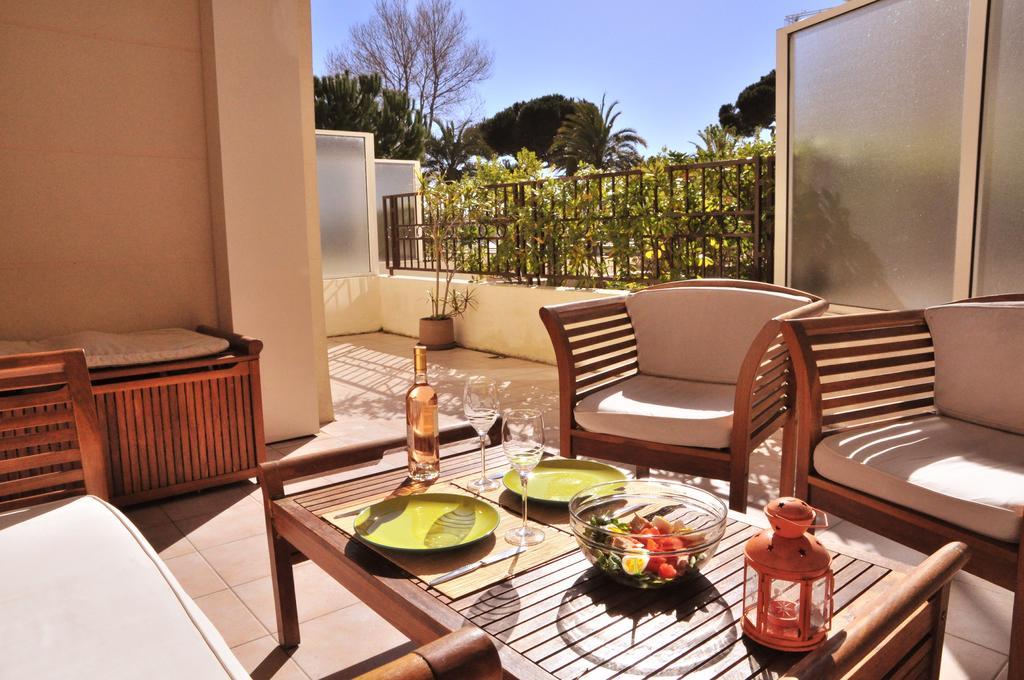 Stunning 2 Bed, 2 Bath Apt On The Cannes Sea Front Has Swimming Pool And Is A Secure Modern Building 464 Экстерьер фото