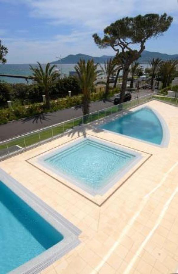 Stunning 2 Bed, 2 Bath Apt On The Cannes Sea Front Has Swimming Pool And Is A Secure Modern Building 464 Экстерьер фото