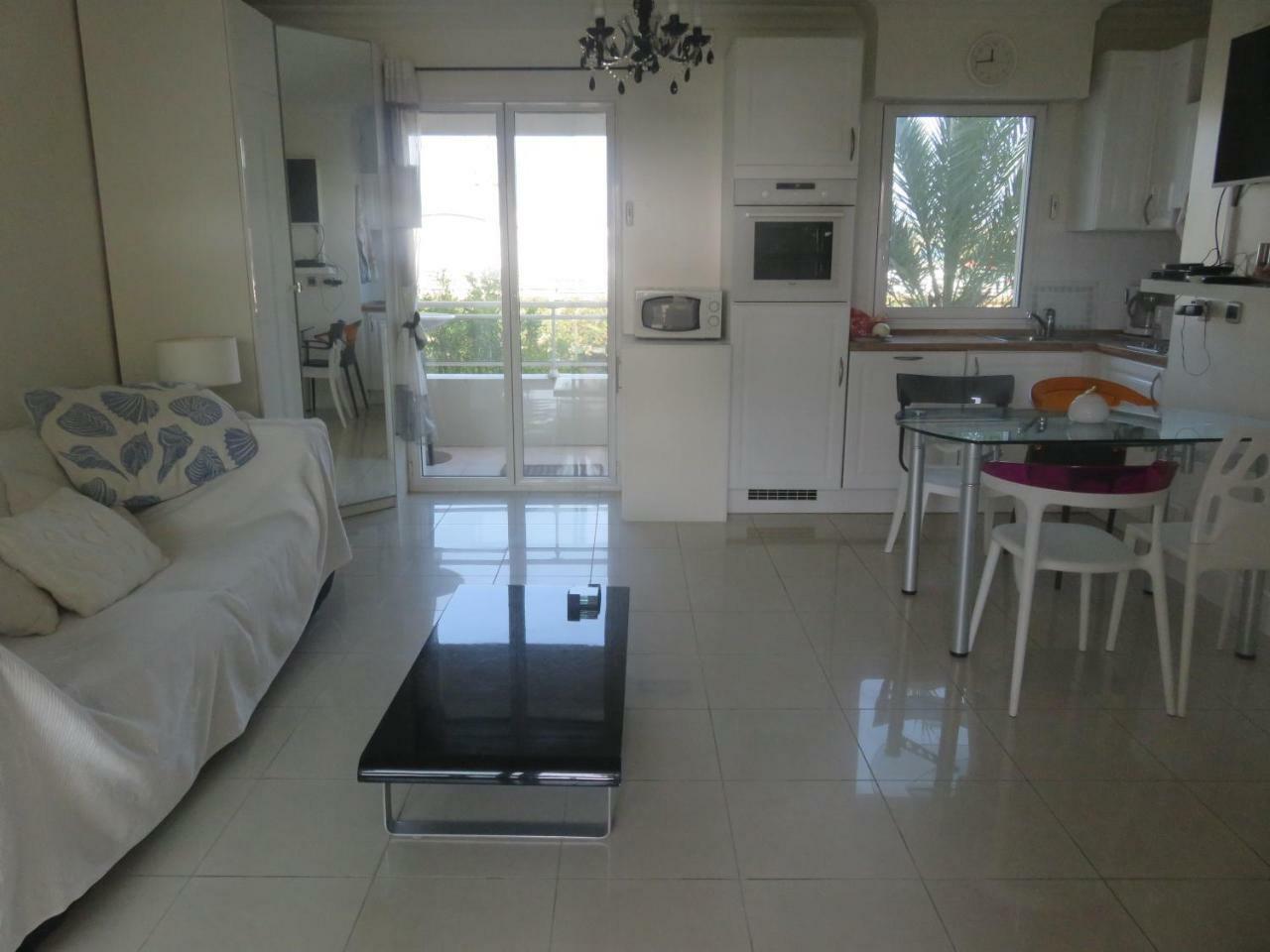 Stunning 2 Bed, 2 Bath Apt On The Cannes Sea Front Has Swimming Pool And Is A Secure Modern Building 464 Экстерьер фото